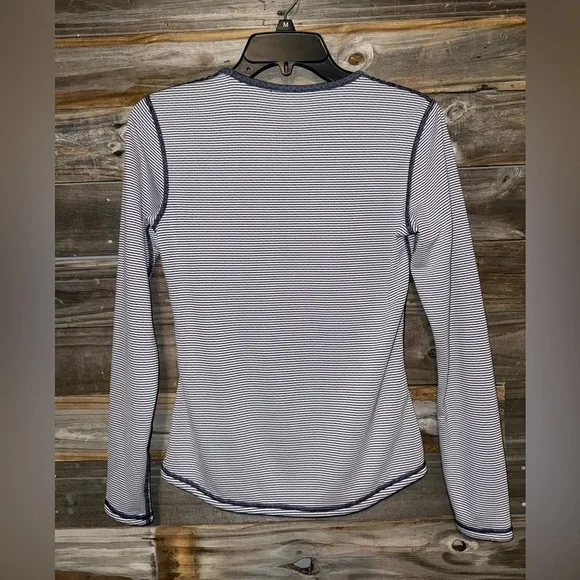 NWOT- PGA- women’s long sleeve shirt- XS - Picture 3 of 6